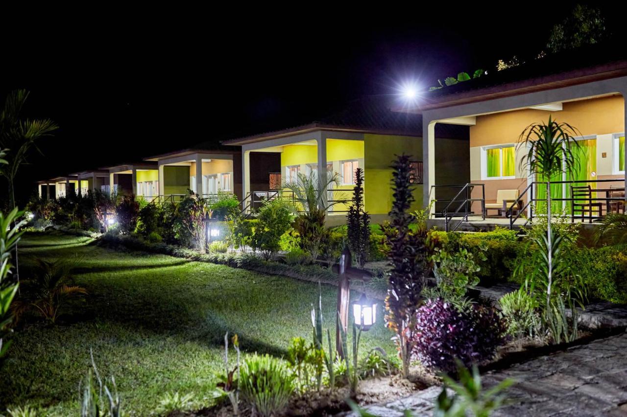 Andasibe Lemurs Lodge ภายนอก รูปภาพ