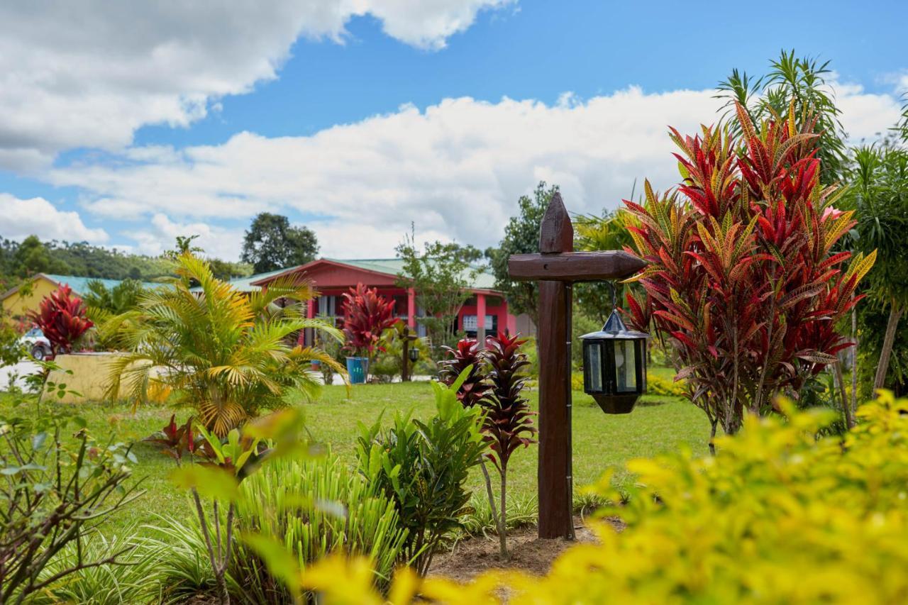 Andasibe Lemurs Lodge ภายนอก รูปภาพ